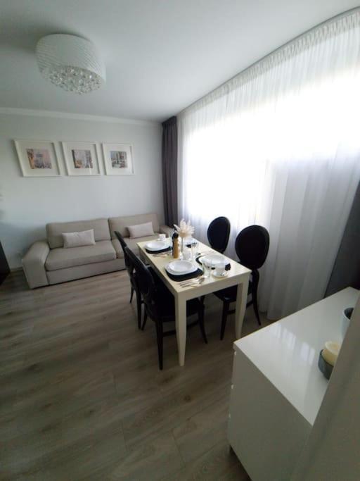 크라쿠프 Uroczy, Jasny Apartament Oraz Bezplatny Parking! 아파트 외부 사진