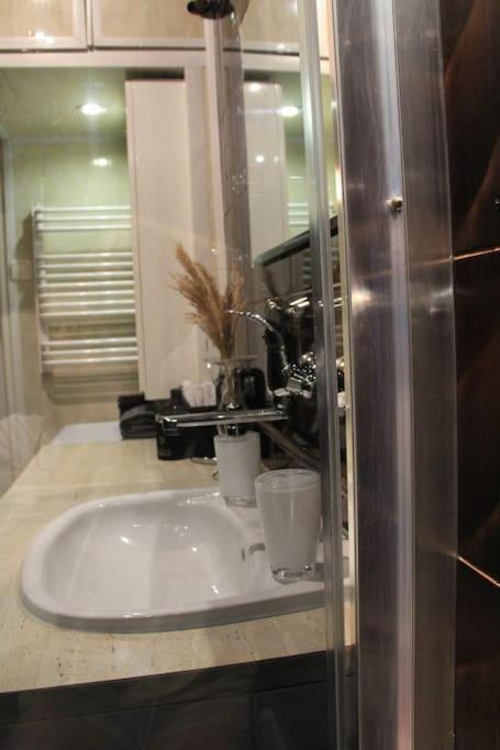 크라쿠프 Uroczy, Jasny Apartament Oraz Bezplatny Parking! 아파트 외부 사진